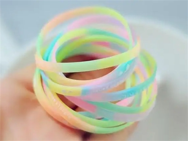 一文帶你認(rèn)識(shí)什么是硅膠手飾品