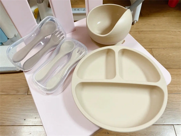 硅膠餐具油膩難洗怎么辦？
